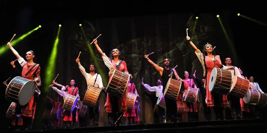 Танцевальное шоу «Огни Анатолии» в Сиде: Культурное зрелище в Gloria Aspendos