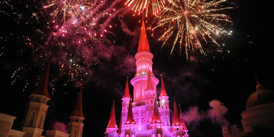 Аланья Тур Ночных Шоу в Стране Легенд: Волшебный Вечер в Турецком Диснейленде